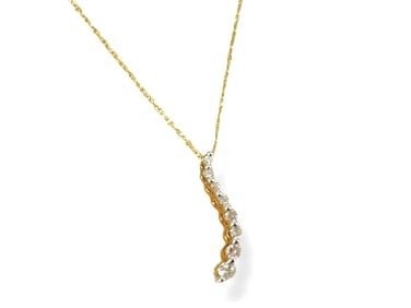 Dainty Necklace w/ Tiny Diamond Pendant in Gold