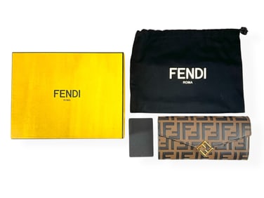 New Fendi Diamonds Continental Leather Wallet With Chain
