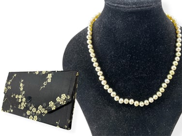 Pearl Necklace with a 14kt Yellow Gold Clasp Closure
