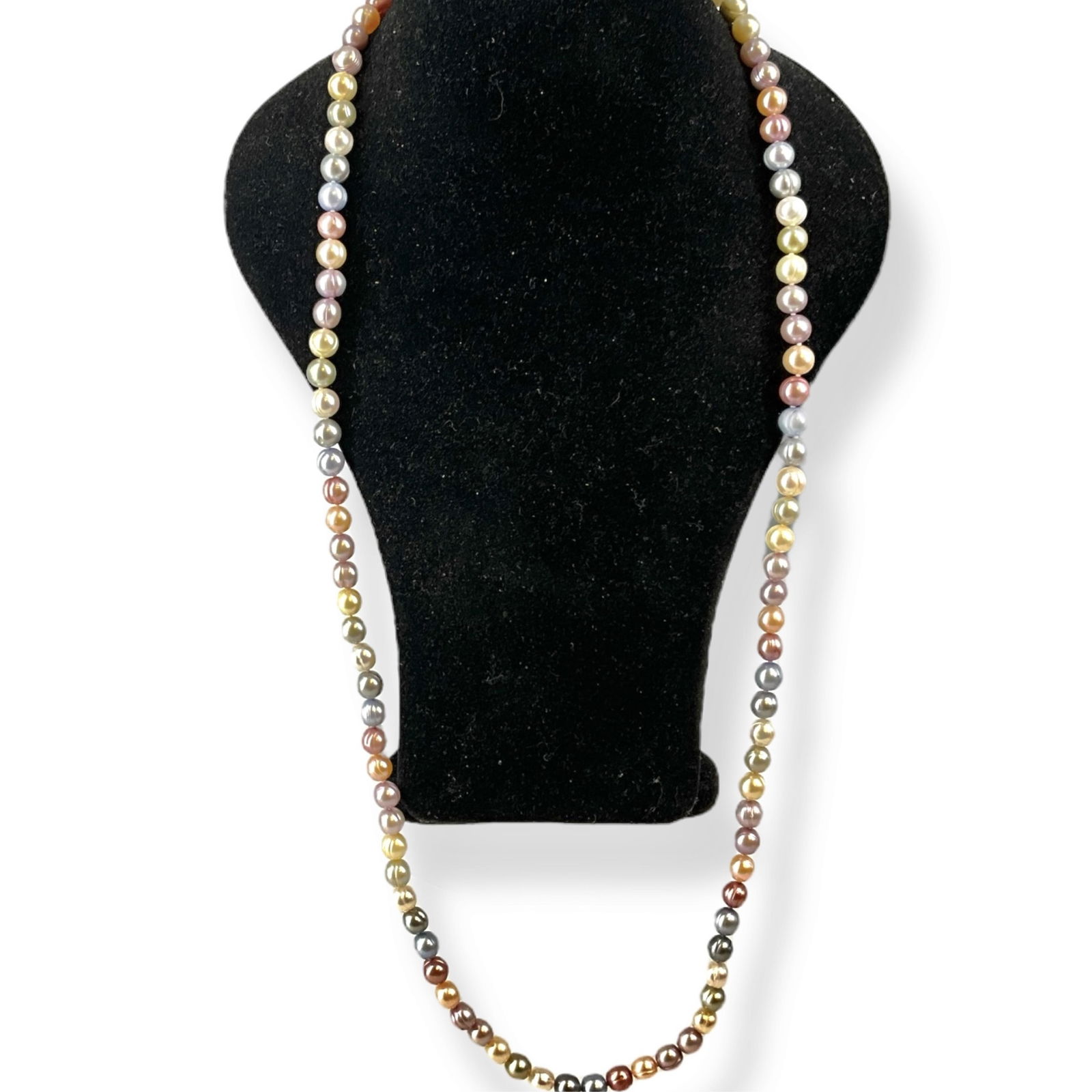 Pastel Freshwater Pearl Strand w/Sterling Silver Clasp and Honora Packaging: Pastel Freshwater Pearl Strand w/Sterling Silver Clasp and Honora PackagingFreshwater pearls are in pastel colors, are approx 36î long with pearls averaging 9mm in size, strand has a sterling silver
