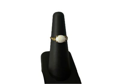 10kt Yellow Gold and Opal Stone Dinner Ring
