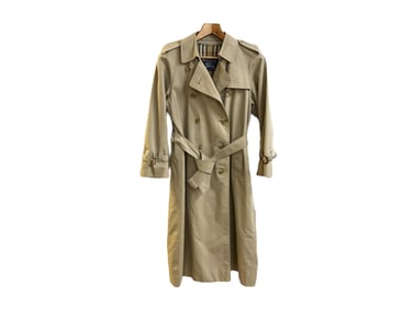 Ladies Burberrys Khaki Trench Coat 20î underarm to underarm