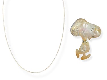 Large Snoopy Pin/Pendant in Silver w/Silver Box Chain