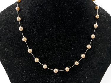 14kt White Gold and Pearls Necklace