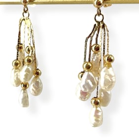 Yellow Gold Chain Earrings w/Freshwater Pearls