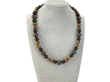 Attractive Tigers Eye and Onyx Necklace