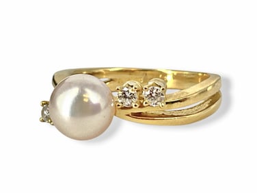 Exquisite 18k Yellow Gold Cultured Pearl Ring