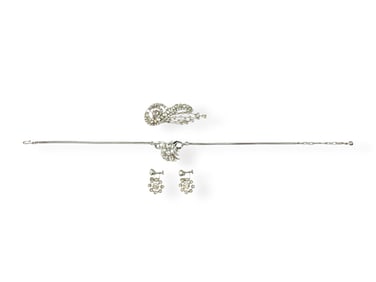 Pretty Vintage Rhinestone Brooch, Necklace and Earrings