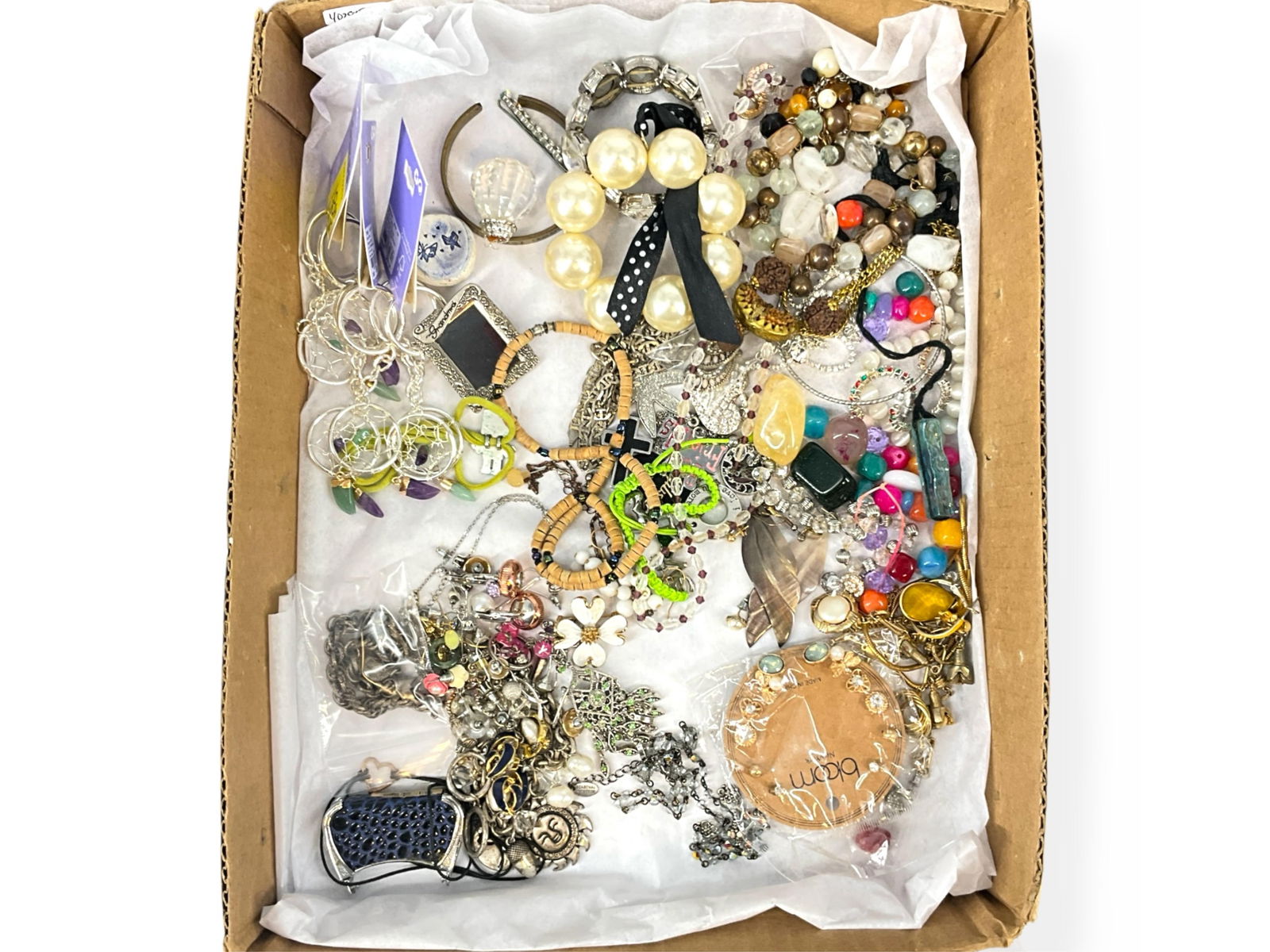 Big Lot of Vintage Fashion Jewelry Including Abalone Shell "Wing" Earrings, Earrings on the Original (1 of 11)