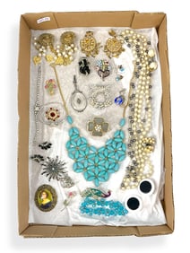 Pretty Fashion Jewelry Lot with Vintage Beaded Bib Necklace, Antique Silver Glass Pendant, Gorgeous