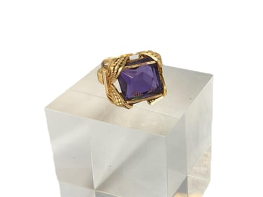 Fancy Ring w/Mid-Century Design