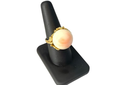 Vintage Coral Ring in 14k Yellow Gold