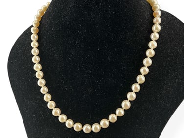 Lovely Strand of Pearls w/14k Ball Clasp