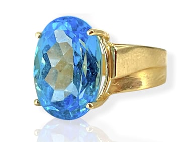 Sparkling Blue Topaz Ring in 14k y/g