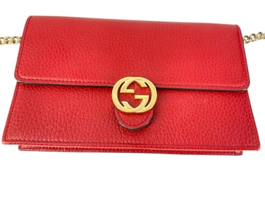 Red GUCCI Wallet/Purse w/Prominent Logo