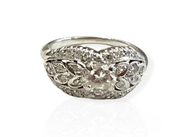 14kt White Gold and Diamonds Ring