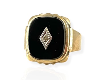 10kt Gold and Onyx Stone Ring with Diamond
