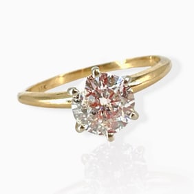 Engagement Ring with Bright Diamond Solitaire