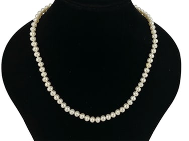 Pearl Necklace With 14kt Yellow Gold Clasp