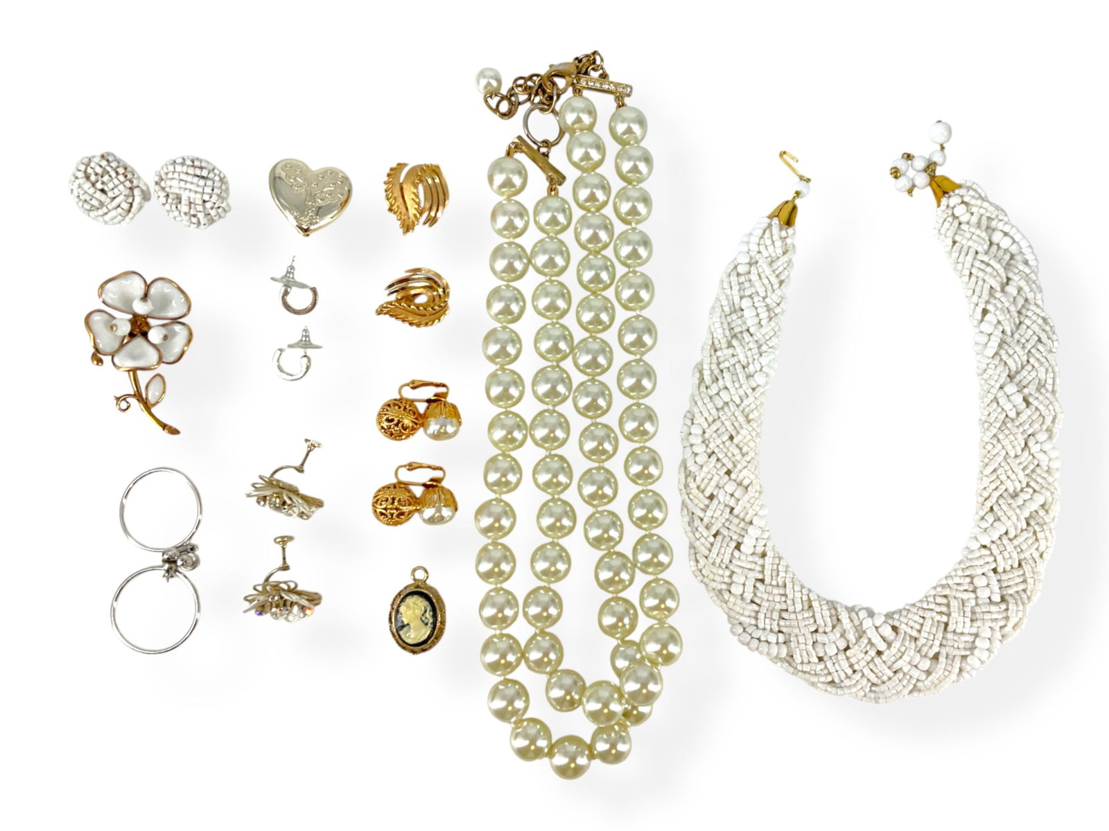 Lovely Vintage White Beaded Collar Necklace, Vintage Earrings Including Trifari, Large Double-Strand: Lovely Vintage White Beaded Collar Necklace, Vintage Earrings Including Trifari, Large Double-Strand Faux Pearl Necklace and MoreLot has a stunning vintage necklace which is approx 1" wide and is an a