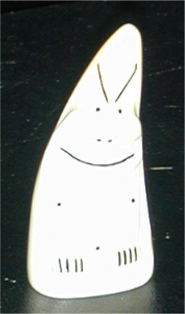 ESKIMO CARVED IVORY TOOTH