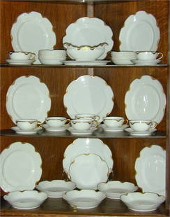 43 PC SET HAVILAND LIMOGES DINNERWARE W/GOLD BAND: 43 PC SET HAVILAND LIMOGES DINNERWARE W/GOLD BAND INCL (9) 9 1/2" PLATES, (6) BOWLS, (11) BERRY DISHES, (8) SETS CUPS & SAUCERS & GRAVY (CHIPS ON (2) BOWLS, & (1) PLATE