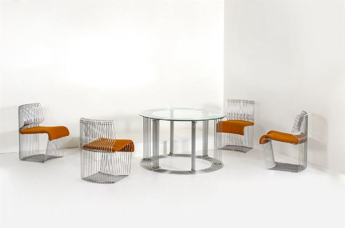 PANTON VERNER Tavolo e quattro sedie della serie (1 of 1)