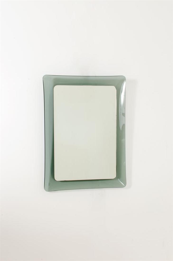 CRISTAL ART: Specchiera con cornice in vetro curvato fumÃ©. Anni '60 cm 75x55