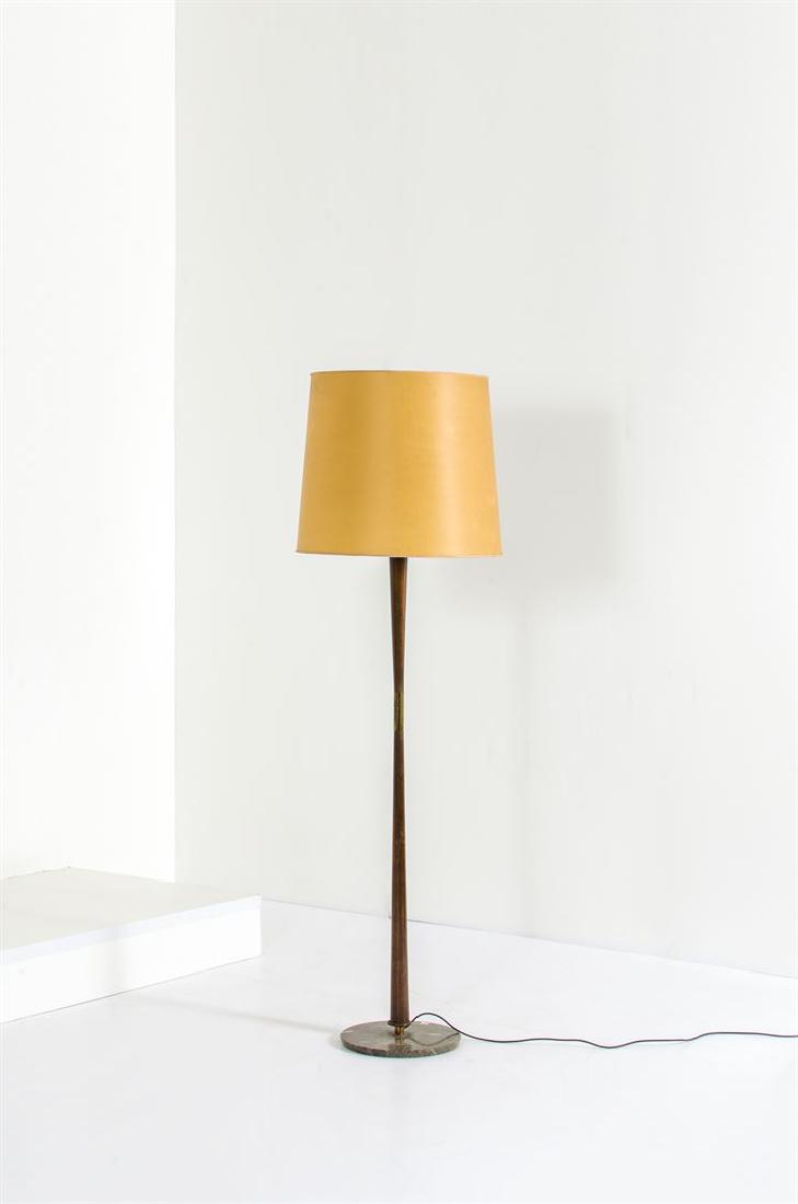 STILNOVO: Lampada da terra in ottone con base in marmo verde Alpi. Anni '50 h cm 177