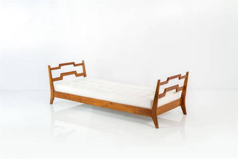 PRODUZIONE ITALIANA: Day bed con struttura in legno, imbottitura rivestita in tessuto.Anni '60cm 66x200x95