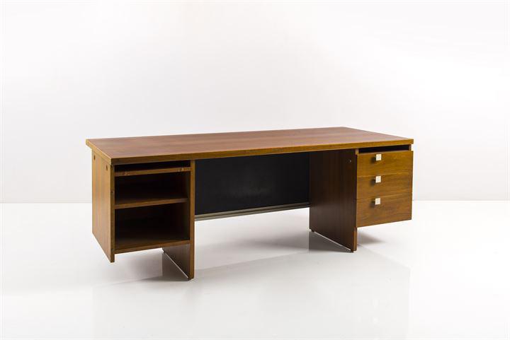 MANGIAROTTI ANGELO_x000D_ Scrivania serie multi-use: Legno e alluminio anodizzato. Prod. Poltronova 1965 Firmata sul fianco cm 73x166x74