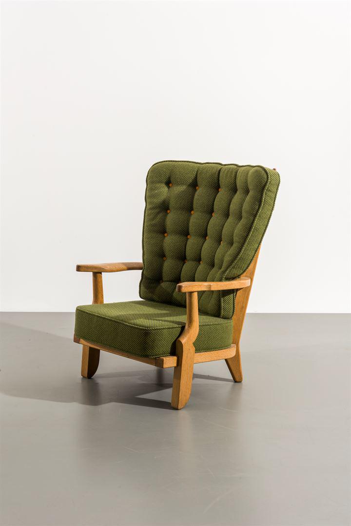 ROBERT GUILLERME E JACQUES CHAMBRON: Poltrona con struttura in legno di rovere, imbottitura rivestita in tessuto.Anni '60cm 105x74x65