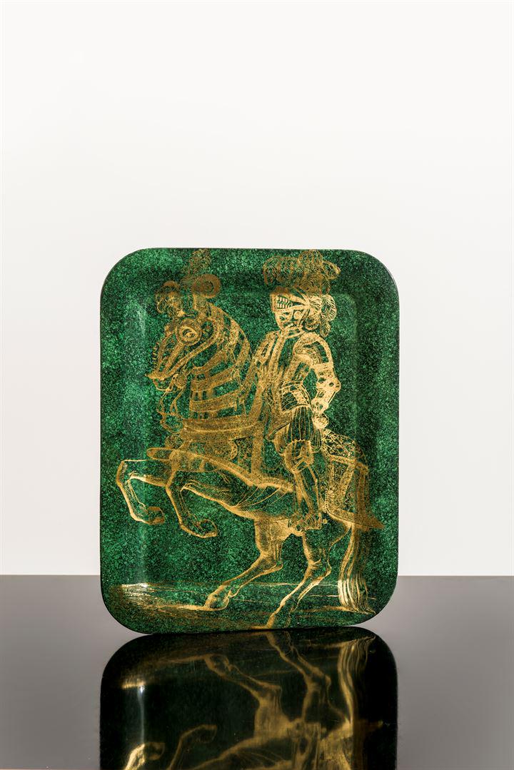 PIERO FORNASETTI Vassoio della serie Guerriero a (1 of 1)