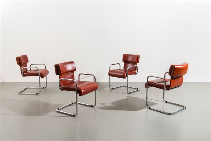 GUIDO FALESCHINI: Quattro poltroncine in metallo cromato, cuoio e pelle. Prod. Mariani anni '70 cm 81x54x60