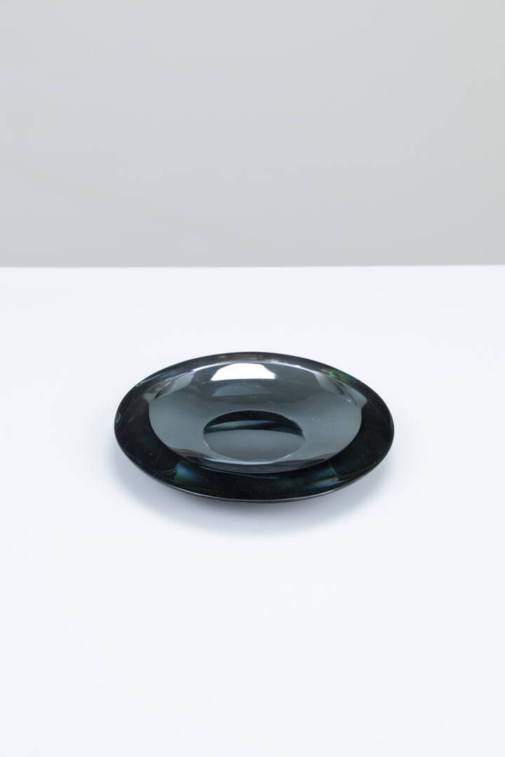 MAX INGRAND: MAX INGRANDCentrotavola mod. 2036Centrotavola in cristallo specchiato e molato.Prod. Fontana Arte anni '60cm 3,5x27Bibl.: Quaderni Fontana Arte n. &