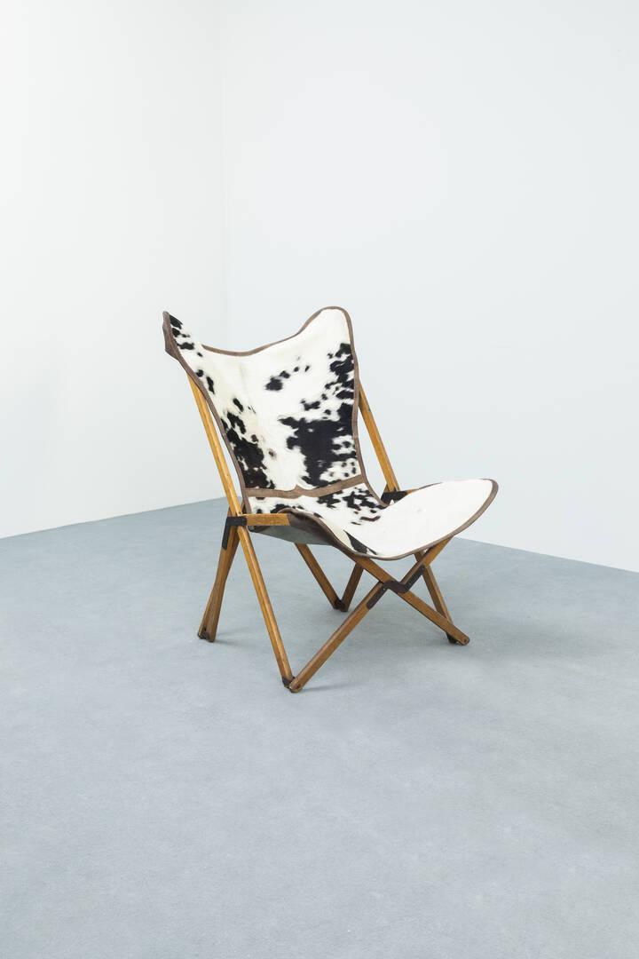 JOSEPH FENDY: JOSEPH FENDYTripolinaPoltrona pieghevole e smontabile in legno di frassino, elementi di giunzione in metallo.Prod. ViganÃ² anni '30cm 106x67x86Bibl.: Irene de Guttry, Maria Paola Maino, Il Mobile De