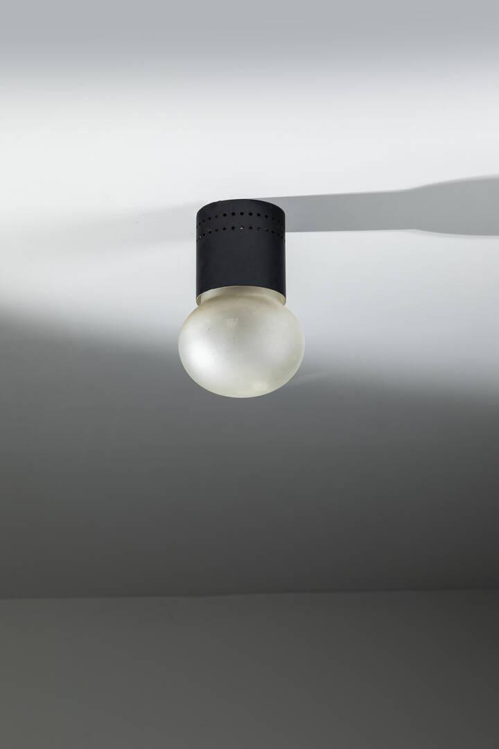 FONTANA ARTE: FONTANA ARTE Pendant lamp Painted aluminum structure and satin glass diffuser. From the 1950s h cm 31x18