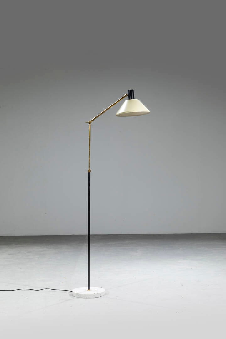 STILUX: STILUXLampada da terraStruttura in metallo verniciato e diffusore in metallo verniciato. Base in marmoAnni '60h cm (max) 175Piccole sbeccature sulla base e difetti