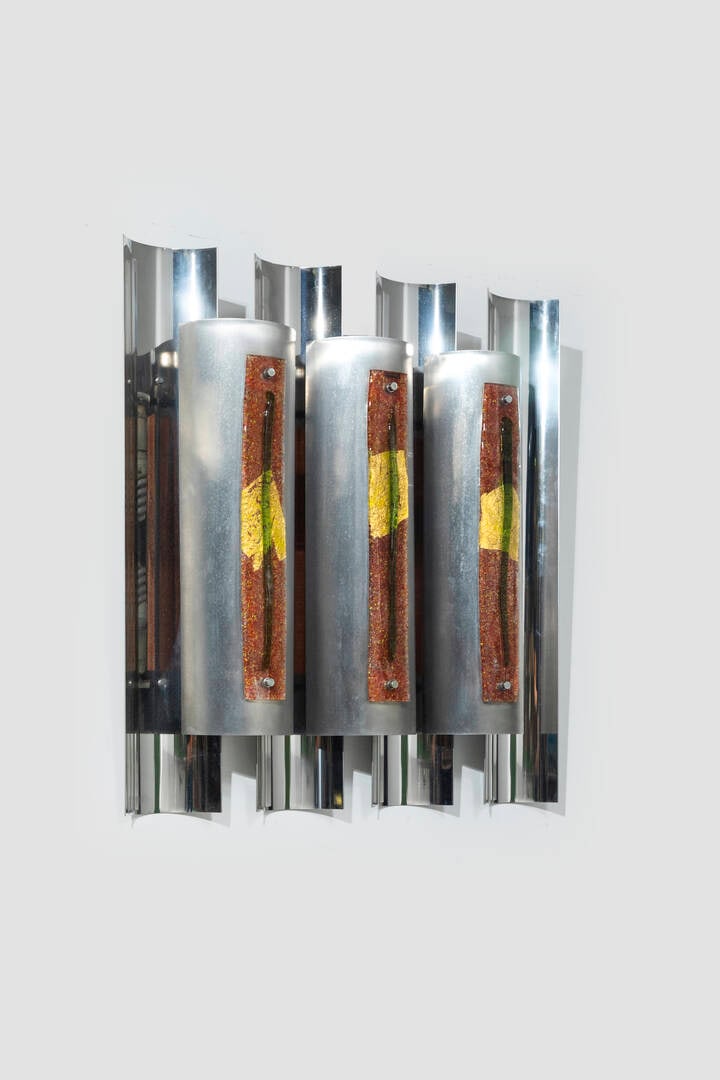 ANGELO BROTTO: ANGELO BROTTOGrande pannelloMetallo cromato, satinato e vetro di Murano.Anni '70h cm 12x67x61