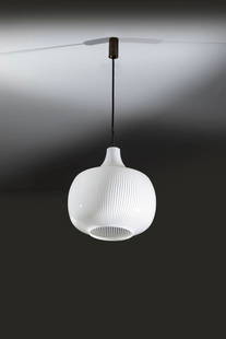 MASSIMO VIGNELLI: MASSIMO VIGNELLILampada a sospensioneStruttura in ottone e diffusore in vetro rigato. Prod. Venini, anni '50h cm 85x30