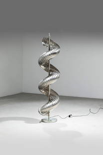 HENRI MATHIEU: HENRI MATHIEULampada da terra a spiraleAlluminio spazzolato.Anni '70h cm 155x40Piccoli difetti
