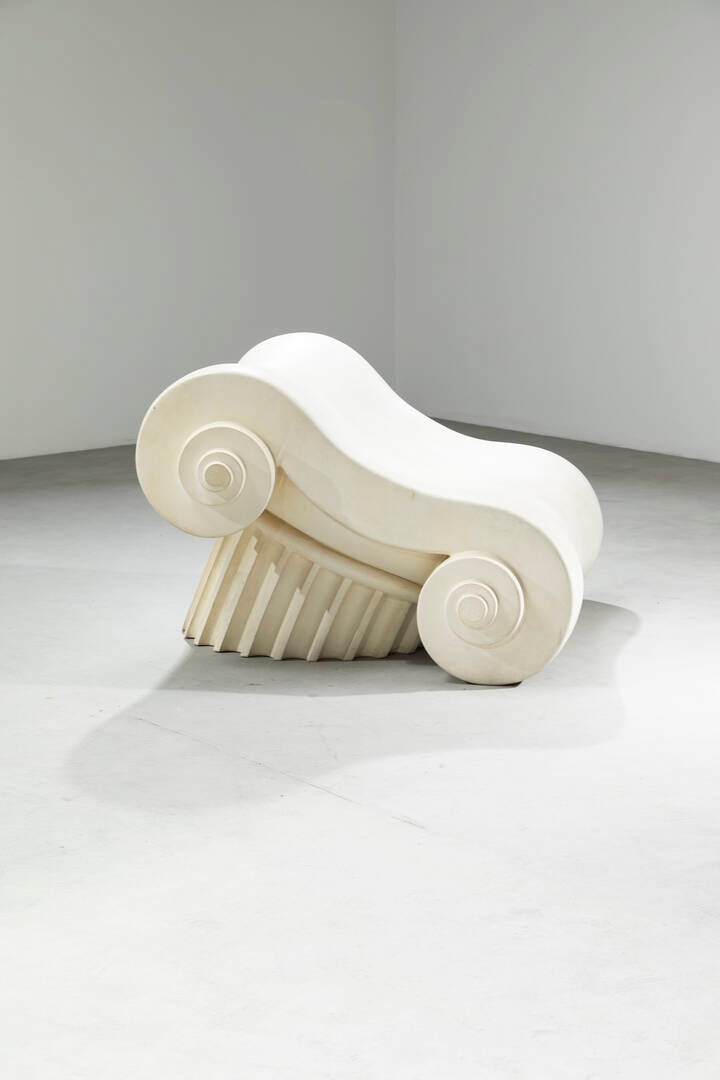 STUDIO 65: STUDIO 65CapitelloStruttura in poliuretano espanso. Edizione Gufram Multipli, es. 94/500Prod. Gufram, 1986cm 78x110x115Difetti