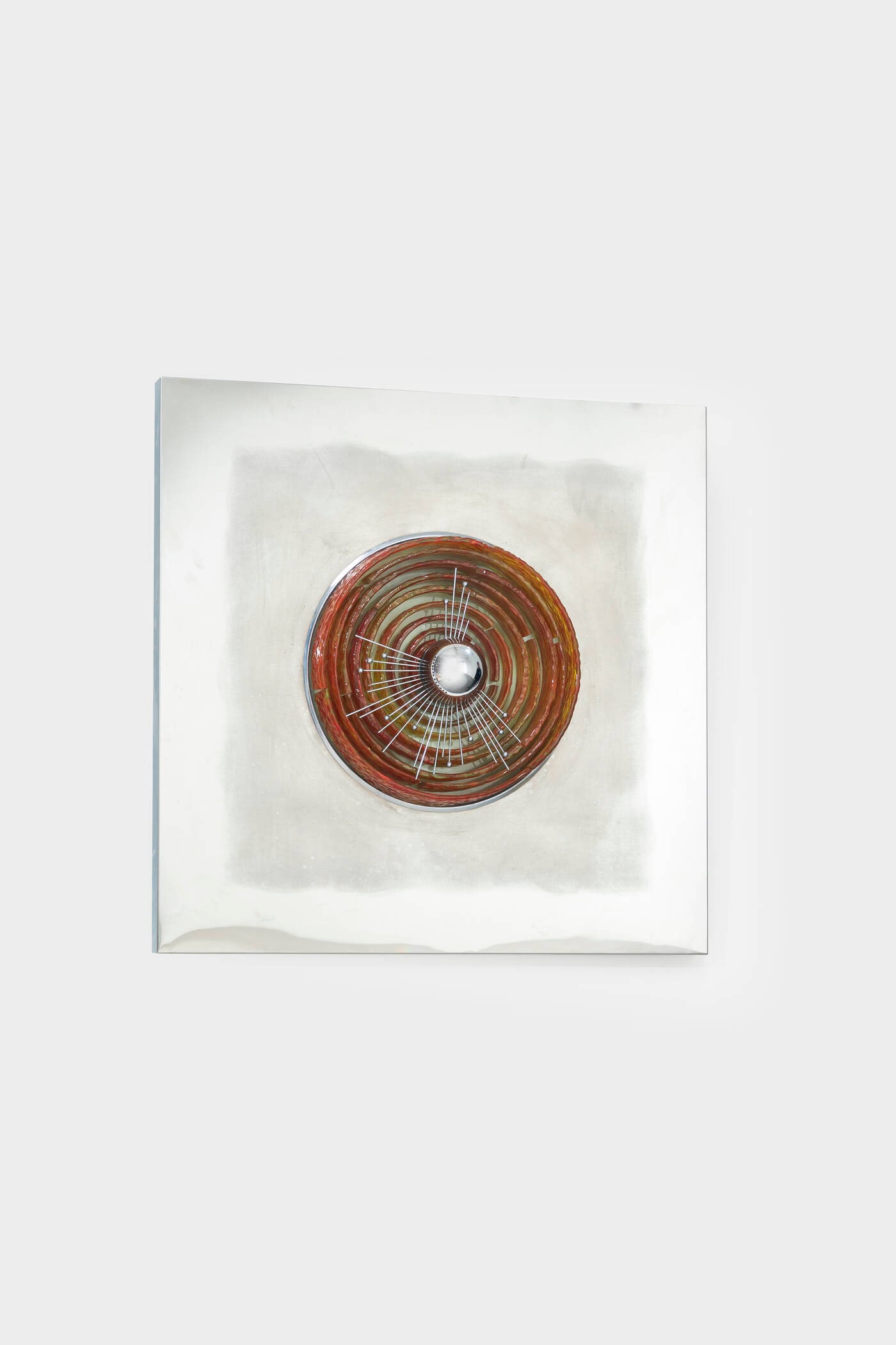 ANGELO BROTTO: ANGELO BROTTOPannello luminosoStruttura in acciaio spazzolato ed elementi concentrici in vetro colorato. Anni '70cm 80x80