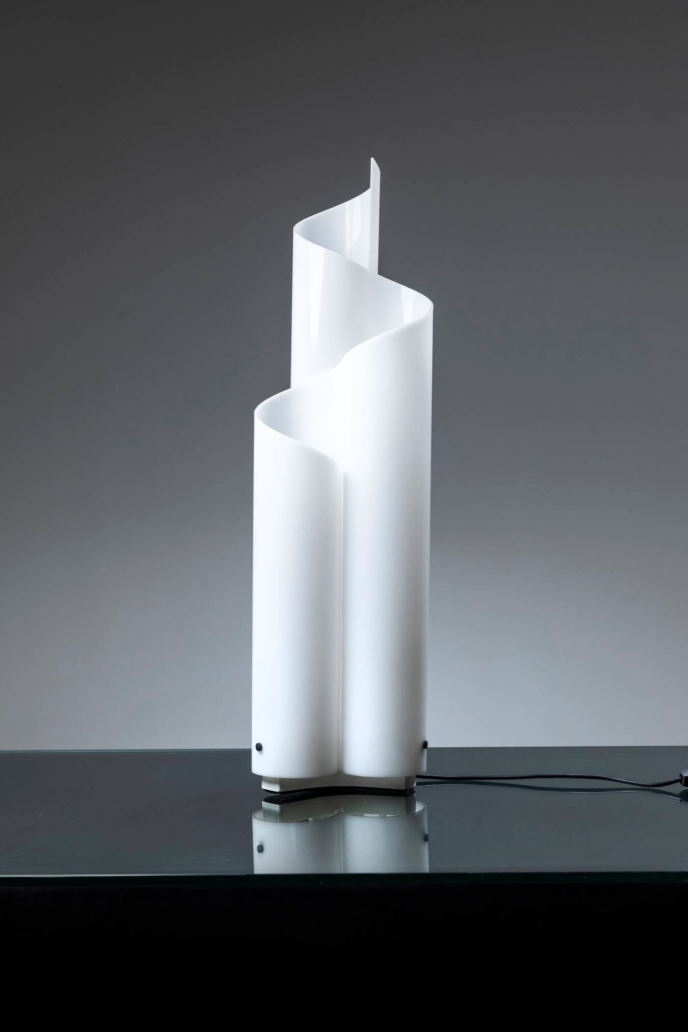 VICO MAGISTRETTI (1 of 2)