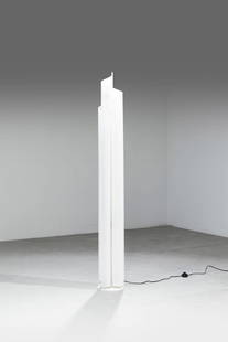 VICO MAGISTRETTI: VICO MAGISTRETTICoppia di lampade da terra mod. ChimeraStruttura in metallo laccato, diffusore in metacrilato opalino. Prod. Artemide, 1966h cm 185Bibl.: C. e P. Fiell, "1000 Lights, vol.II, Taschen,