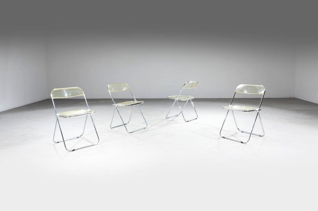 GIANCARLO PIRETTI: GIANCARLO PIRETTIQuattro sedie pieghevoli mod. PliaStruttura in metallo cromato, seduta e schienale in ABS modellato. Prod. Anonima Castelli, anni ?60cm 76x47x50Difetti