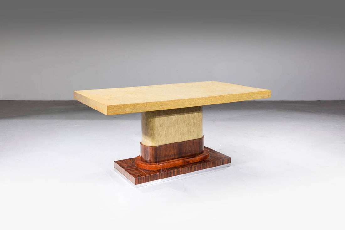 PRODUZIONE ITALIANA: PRODUZIONE ITALIANA Tavolo Struttura in legno, acciaio e Buxus. Anni '30 cm 83x180x100 Difetti