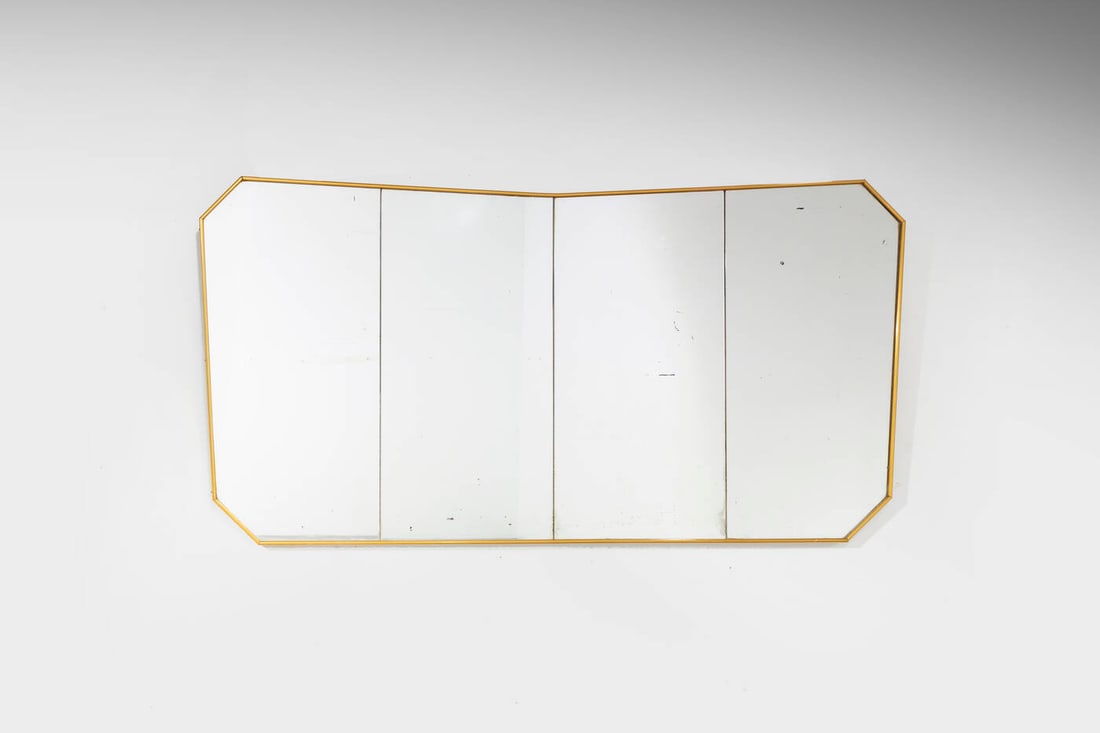 PRODUZIONE ITALIANA: PRODUZIONE ITALIANA Specchio da parete Struttura in legno , vetro specchiato e bordo in ottone. Anni '50 cm 88x172 Difetti