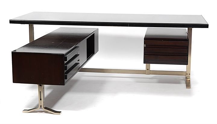 SCRIVANIA Scrivania in acciaio spazzolato, cassettiera: Prod. Formanova fine anni '60Etichetta Premio Nazionale dell'Ascesa, Jumbo Jet d'Orocm 77x224,5x89