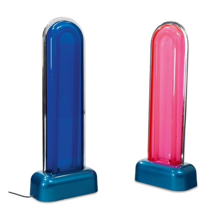 SOTTSASS ETTORE Asteroide Coppia lampade da tavolo in: Prodotta dalla Francesconi per Design Center e distribuito da Poltronova.1968h cm 71Bibl.: Emilio Ambasz, The new domestic landscape achievements and problems of italian design, catalogo dell'esposizi